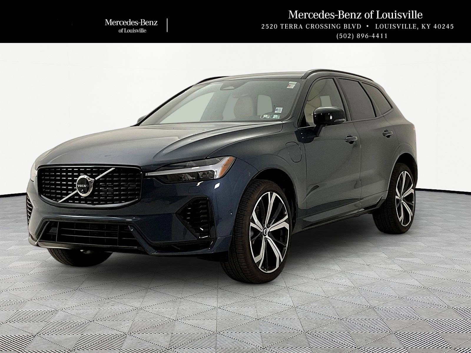 2025 Volvo XC60 T8 Ultra Dark AWD's photo
