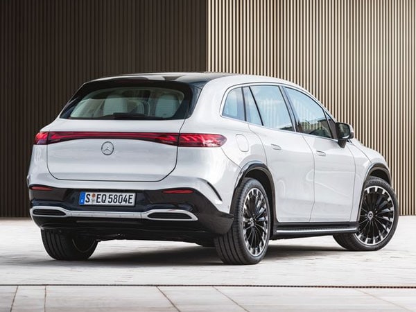 2023 EQS 450+ SUV Rear Quarter Angle