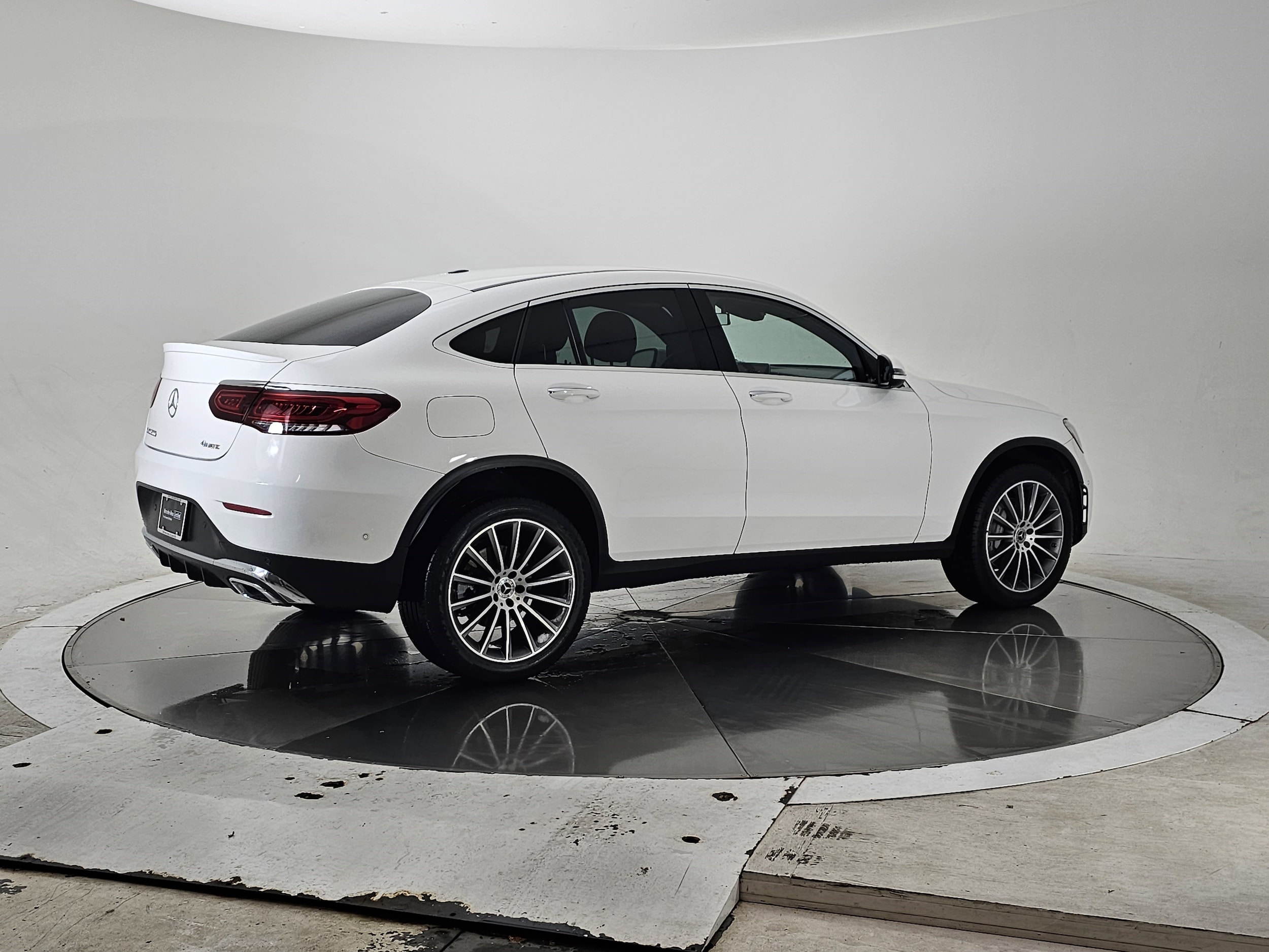 2020 Mercedes Benz GLC 300 4MATIC Coupe photo 2