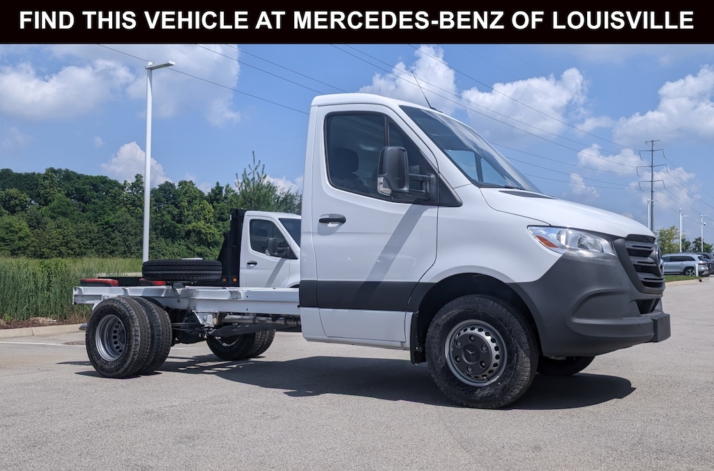 New 2024 Mercedes-Benz Sprinter 4500 Chassis Standard Roof Truck