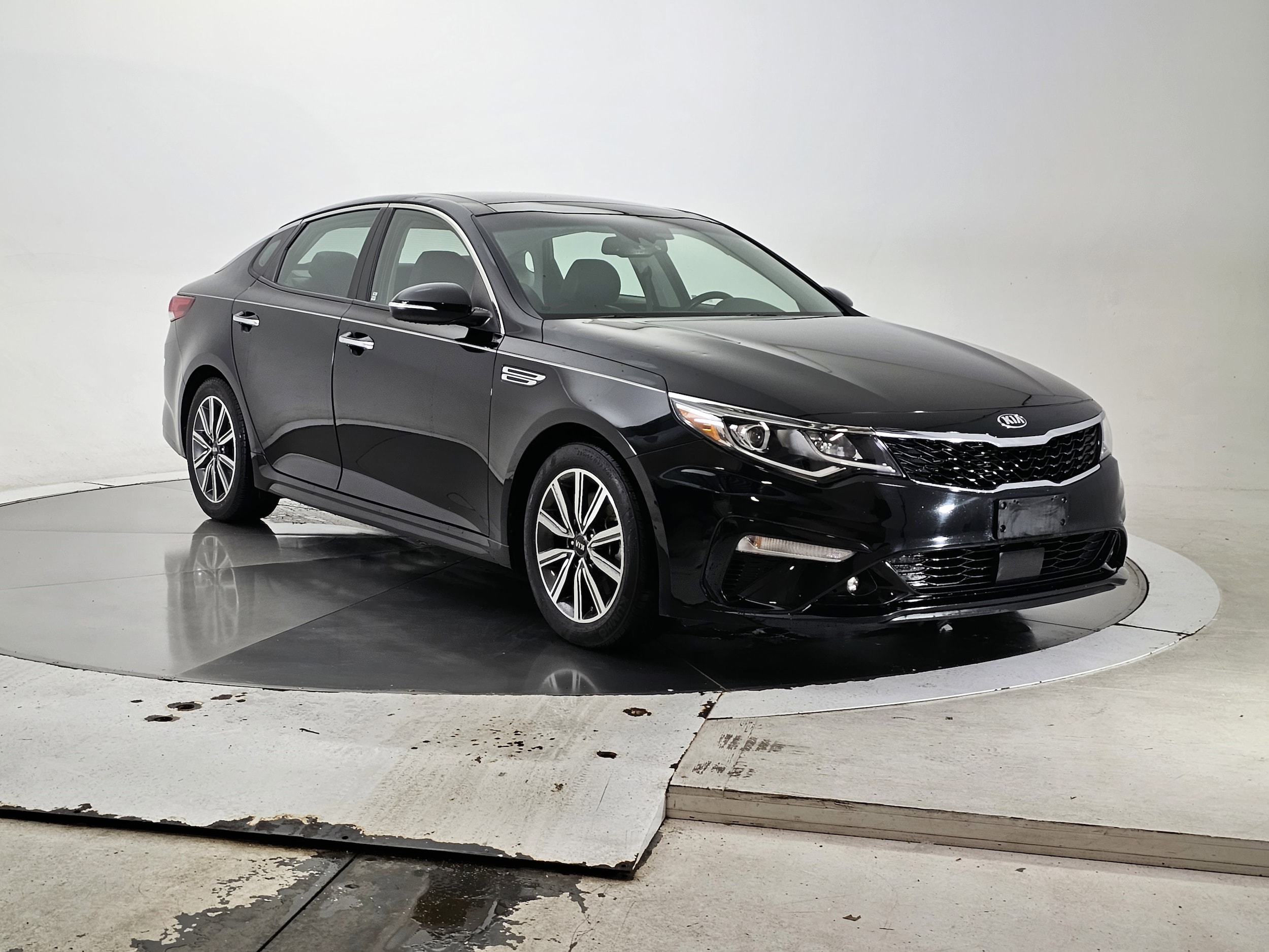 2019 Kia Optima EX's photo
