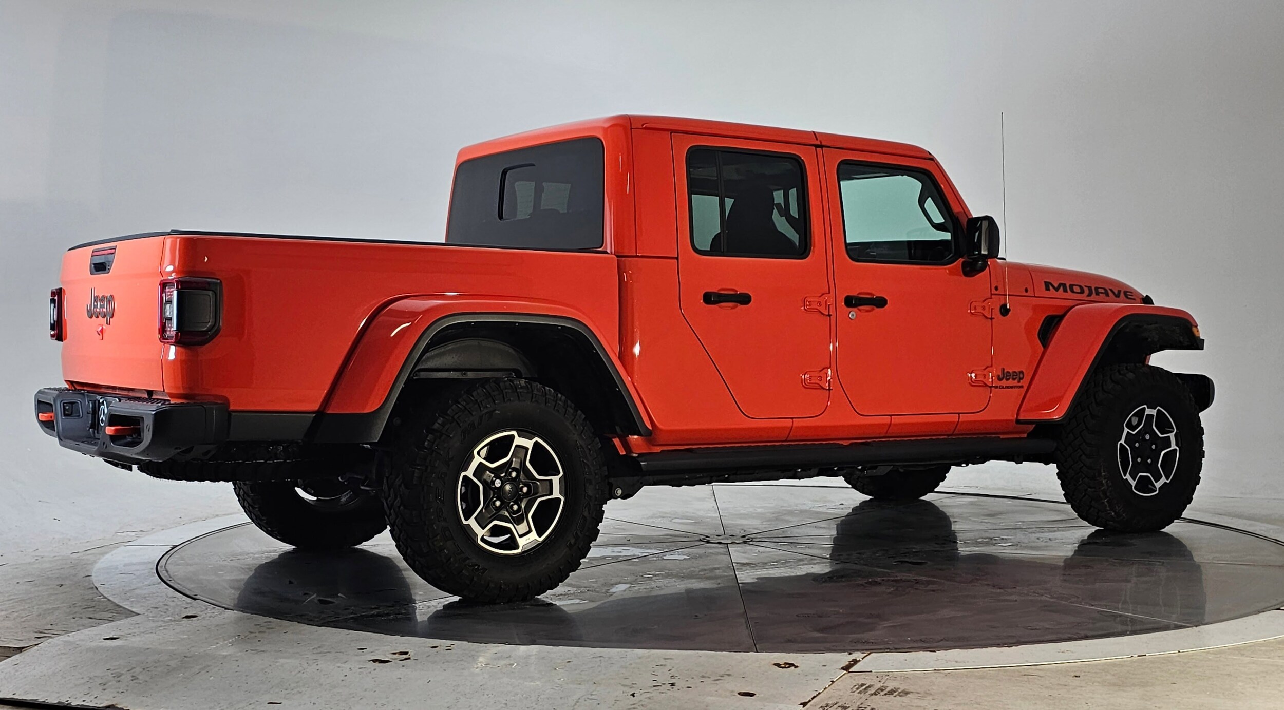 2023 Jeep Gladiator Mojave photo 2