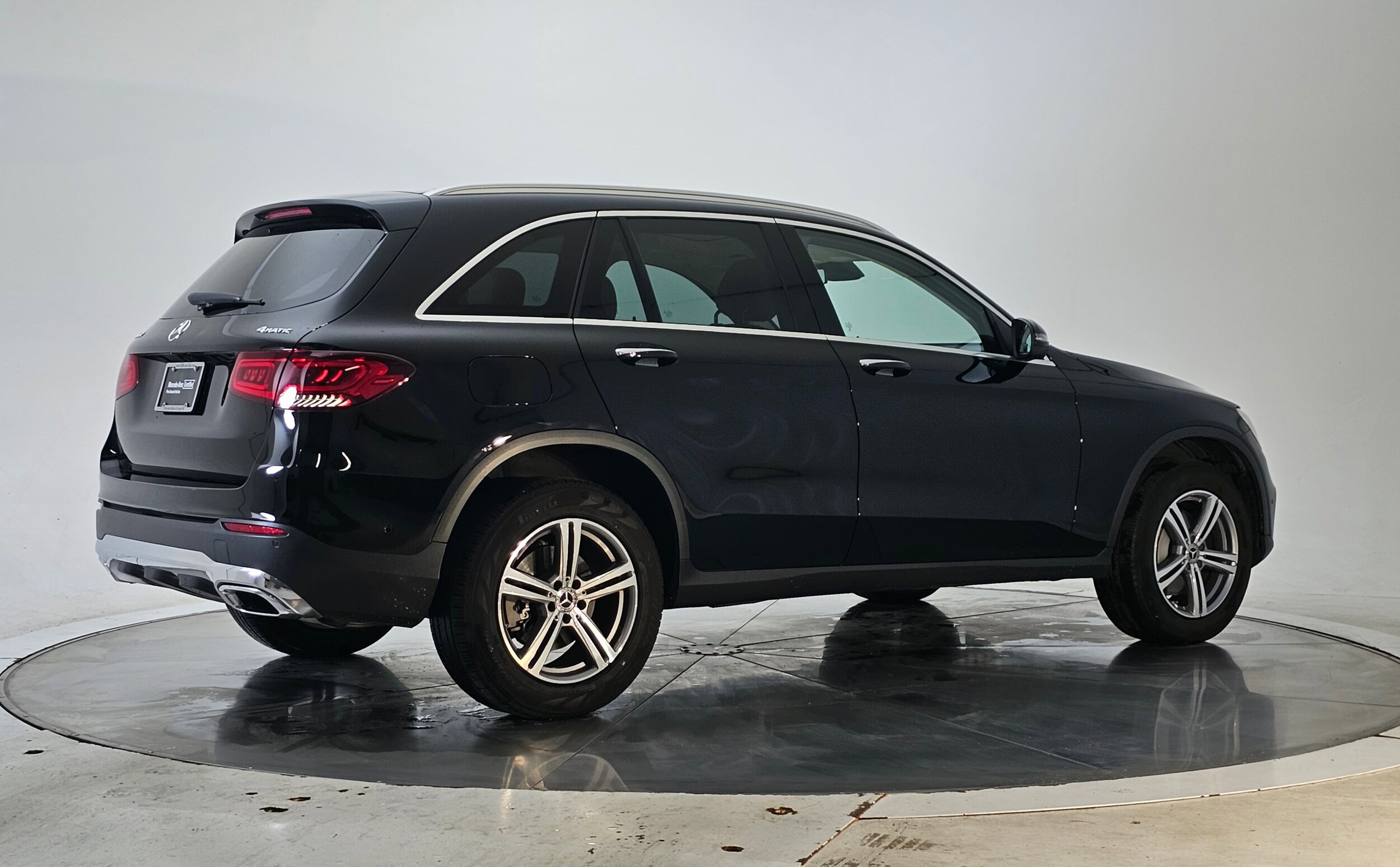 2022 Mercedes Benz GLC 300 4MATIC photo 2