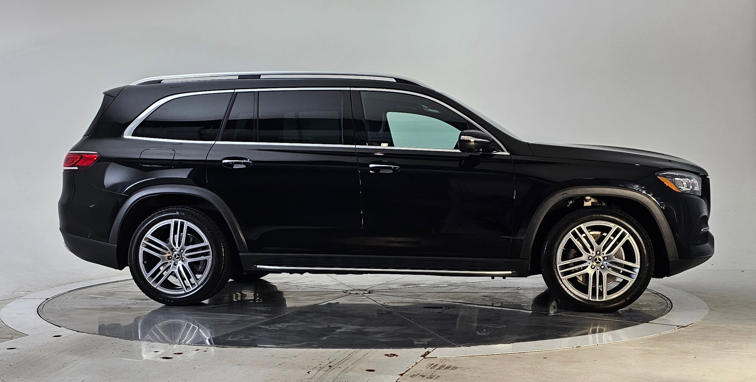 2020 Mercedes Benz GLS 450 4MATIC photo 2