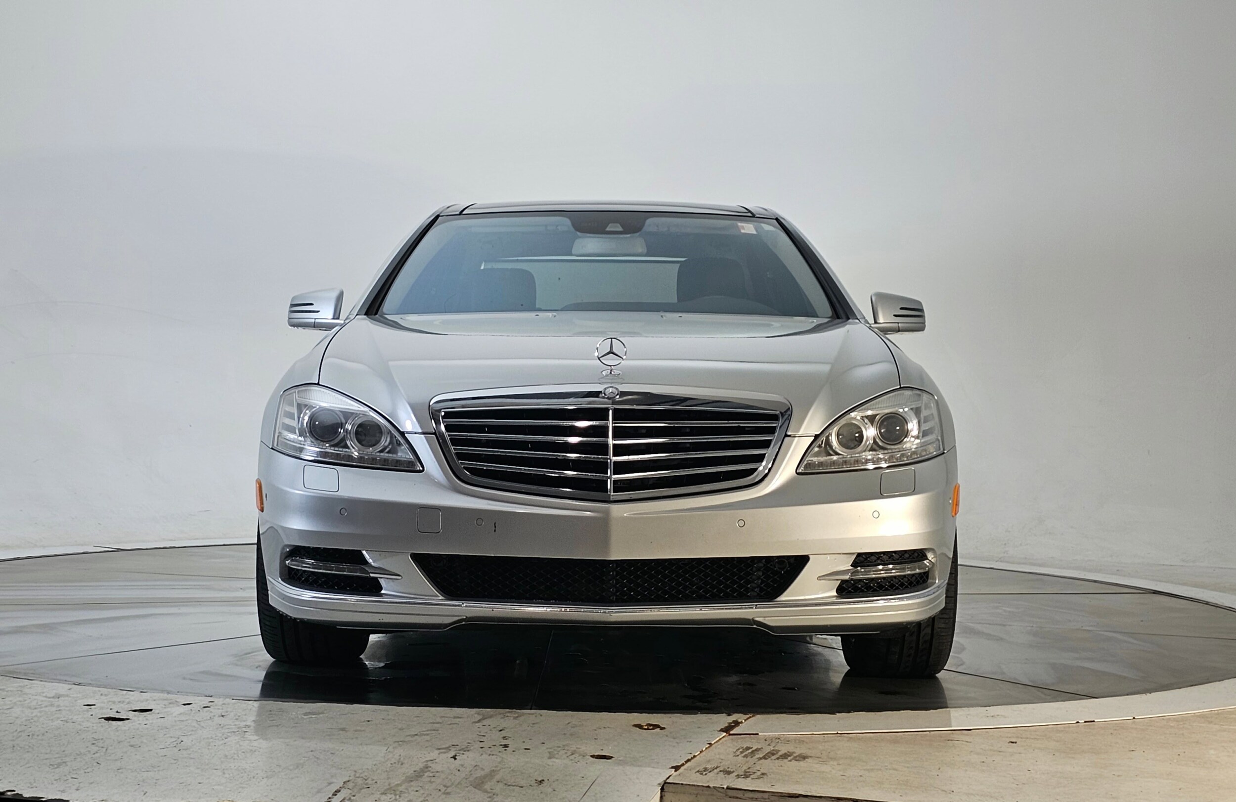 2011 Mercedes Benz S 550 4MATIC photo 4