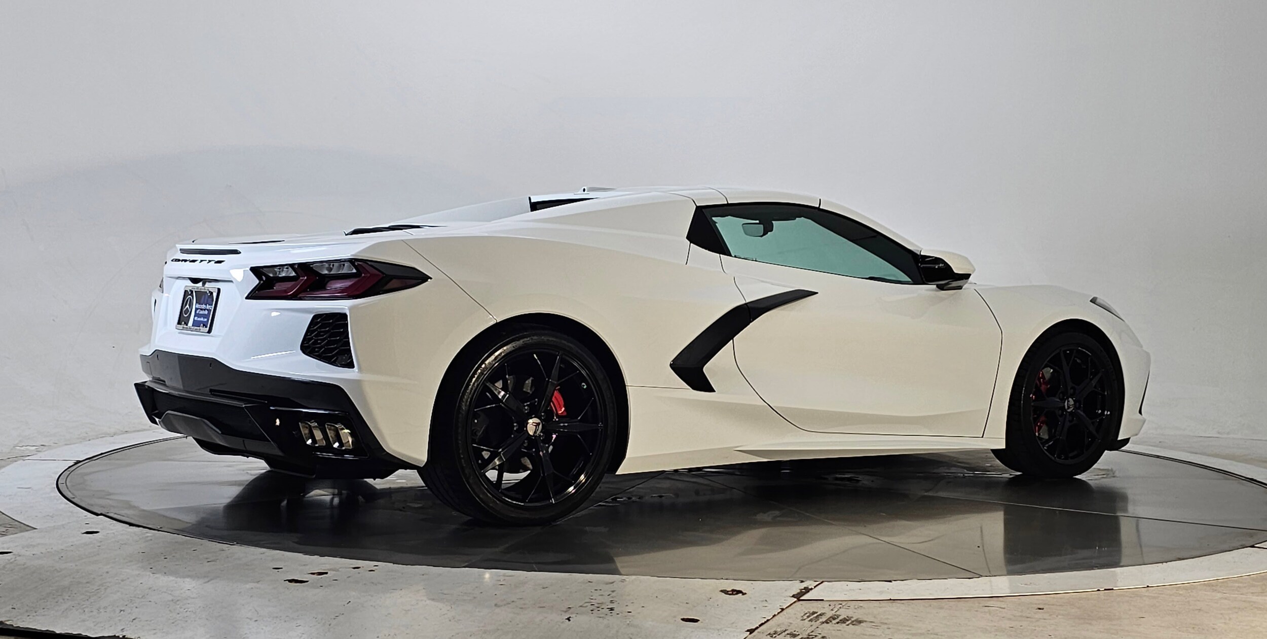 2021 Chevrolet Corvette Stingray 3LT Convertible photo 2