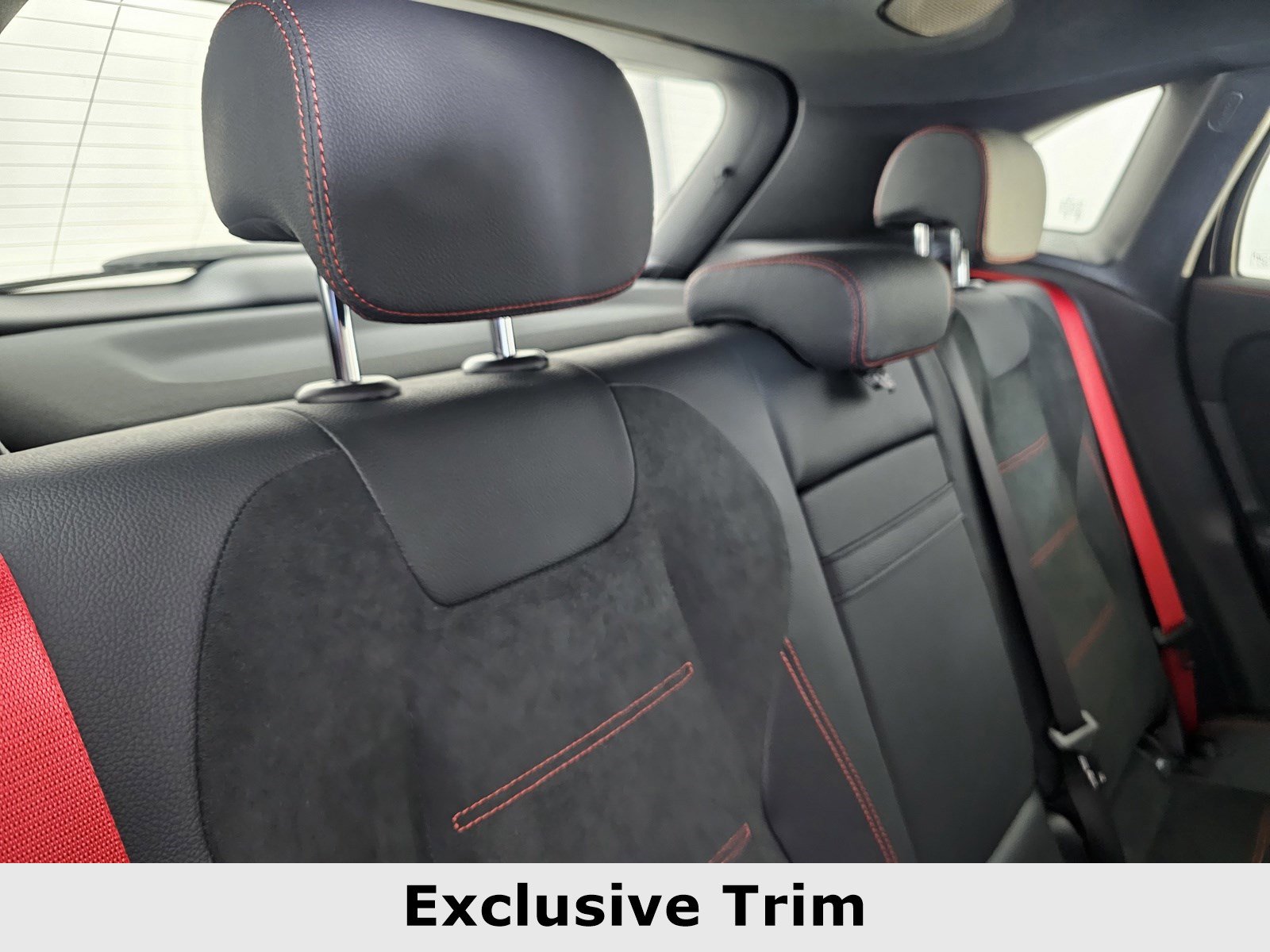 2025 Mercedes Benz GLA AMG 35 photo 4