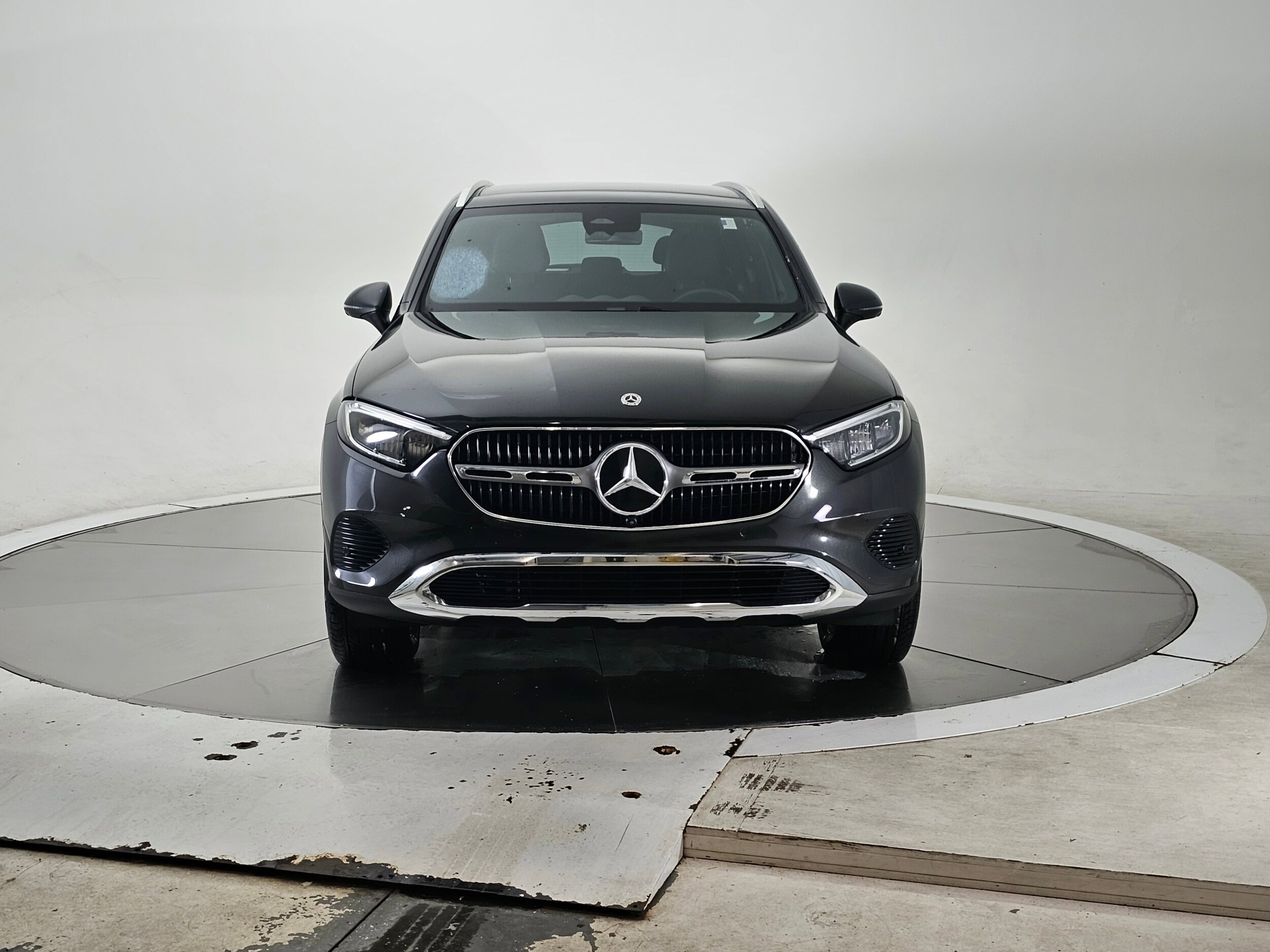 2025 Mercedes Benz GLC 300 4MATIC photo 4