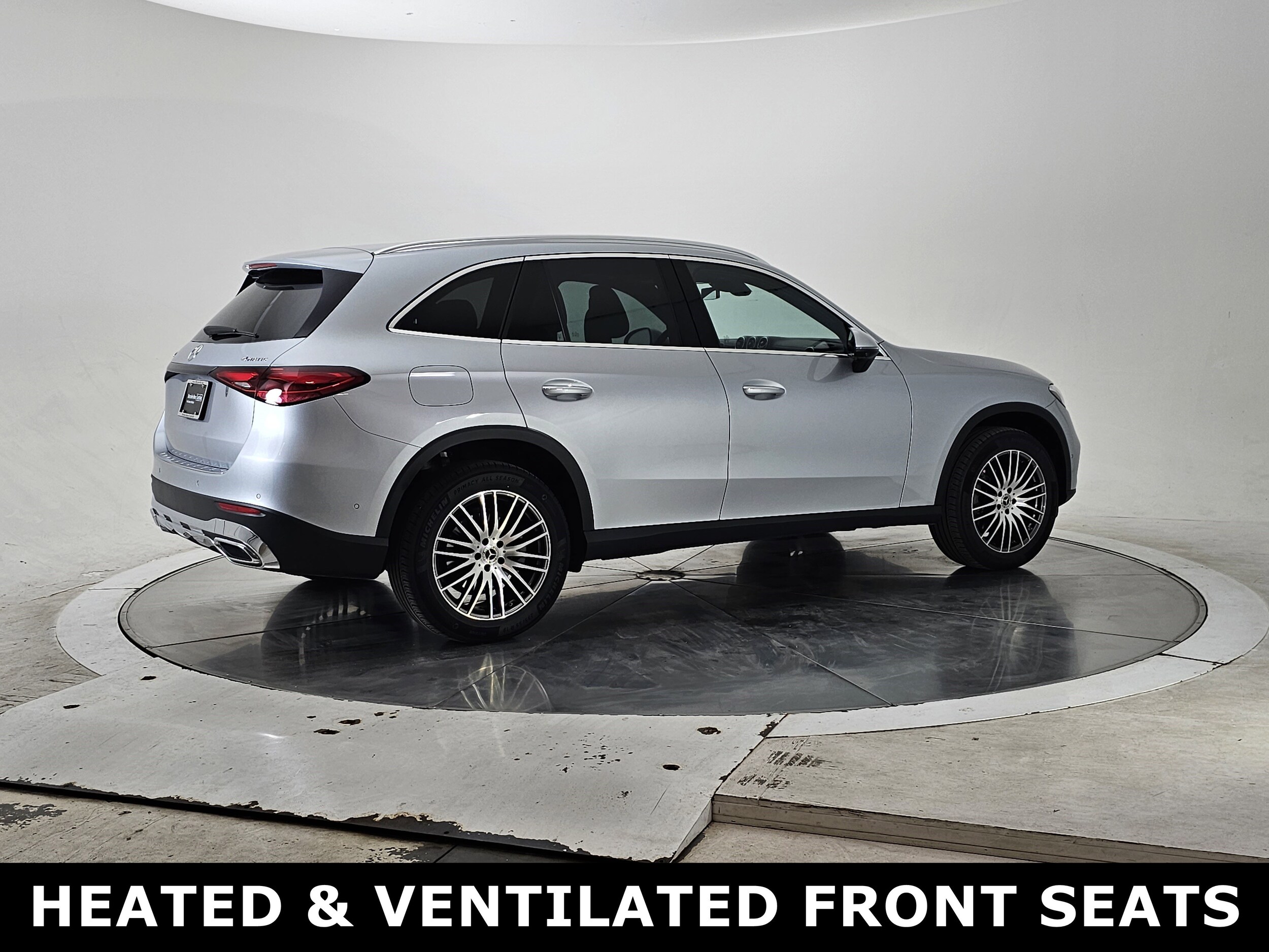 2024 Mercedes Benz GLC 300 4MATIC photo 3