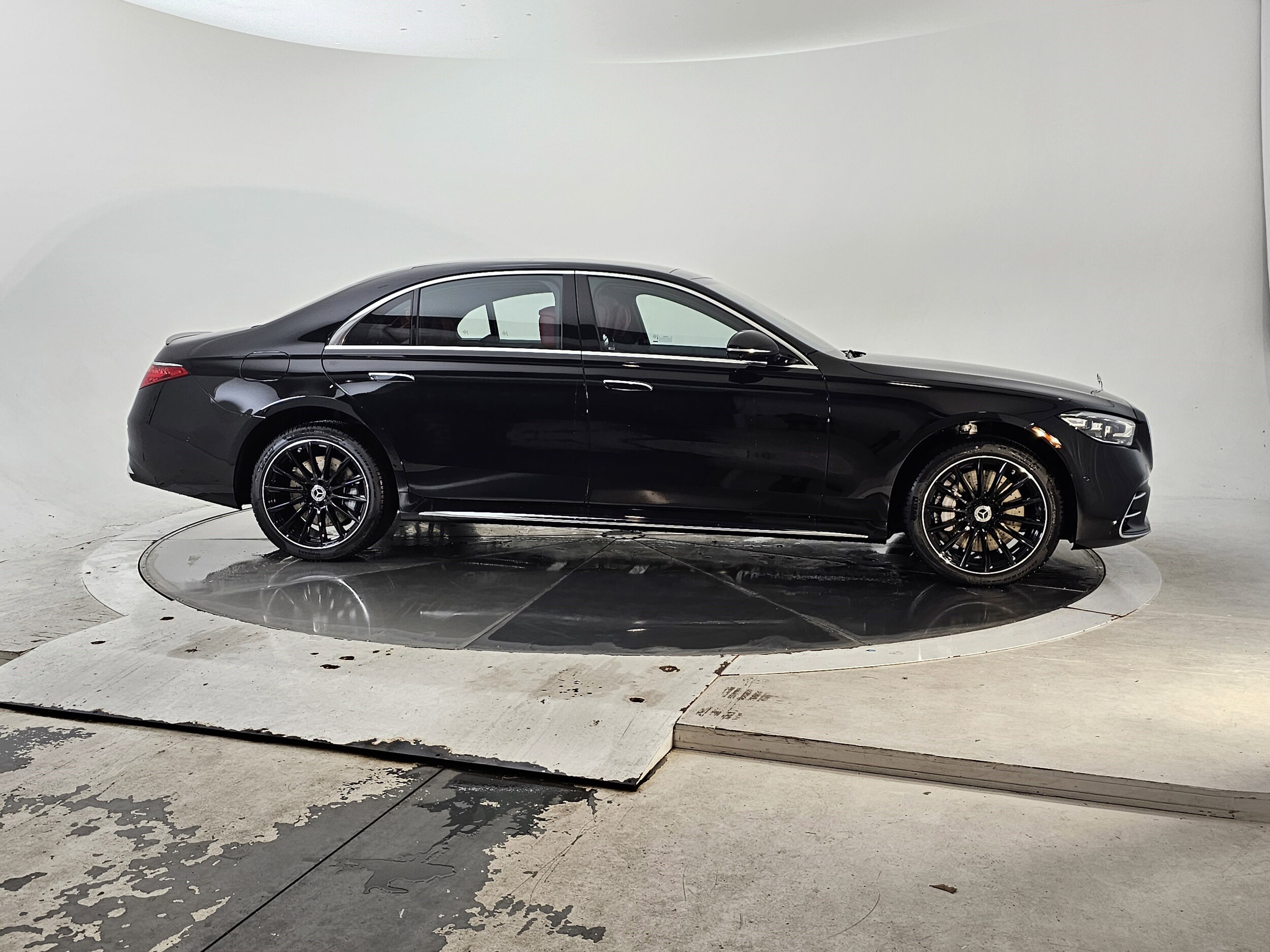 2026 Mercedes Benz S 580 4MATIC photo 3
