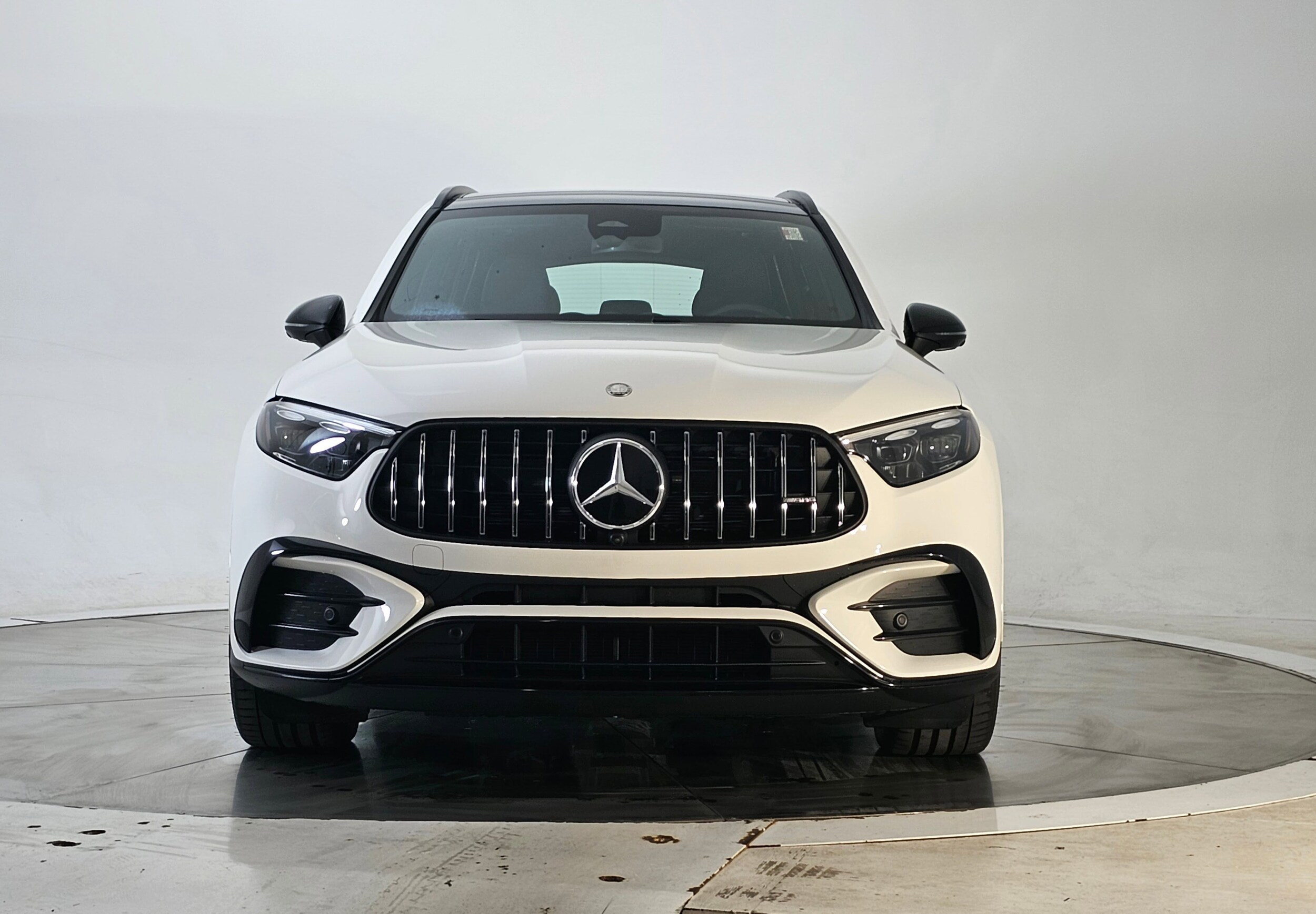 2025 Mercedes Benz GLC AMG 63 4MATIC photo 4