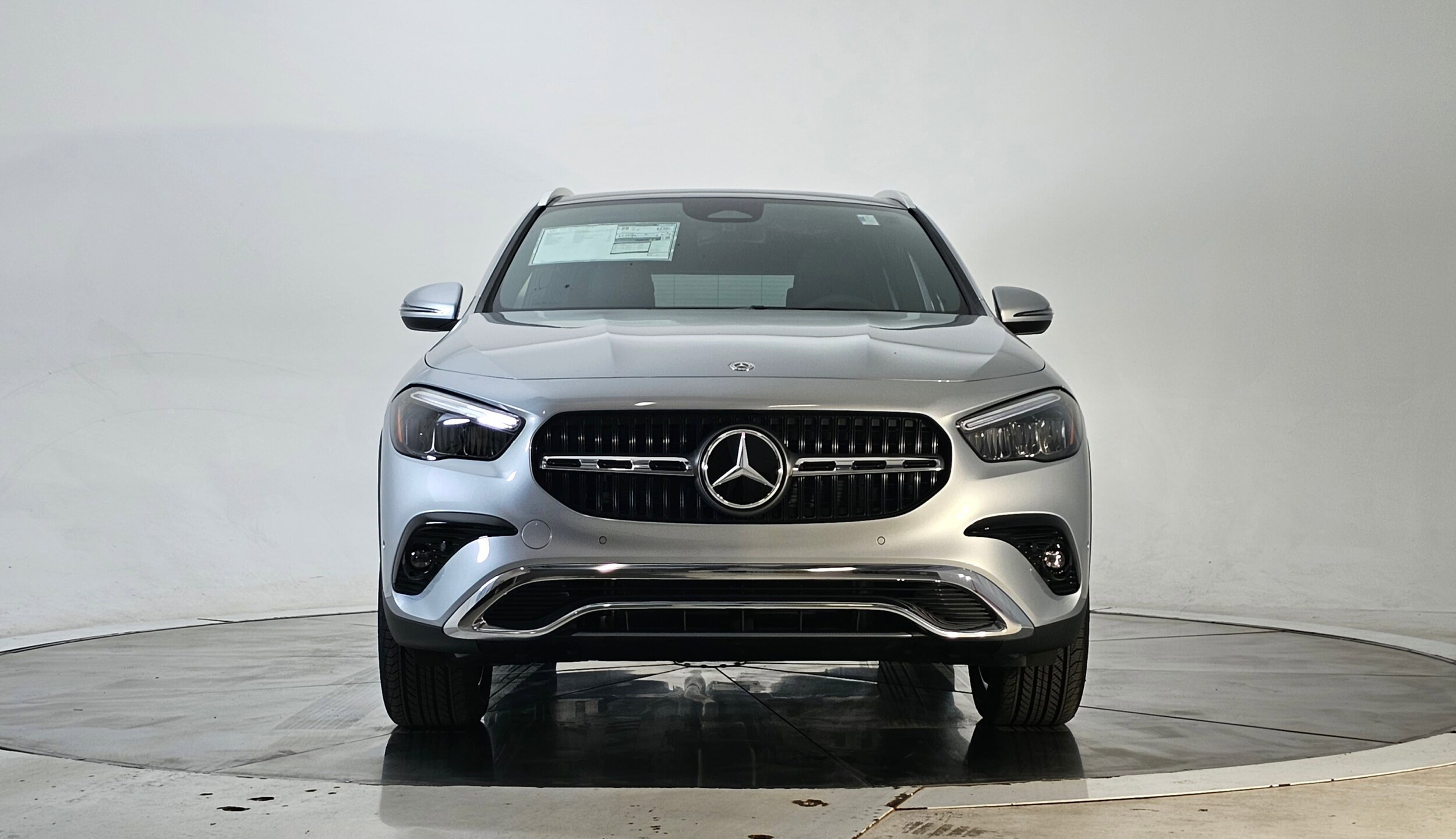 2026 Mercedes Benz GLA 250 4MATIC photo 2