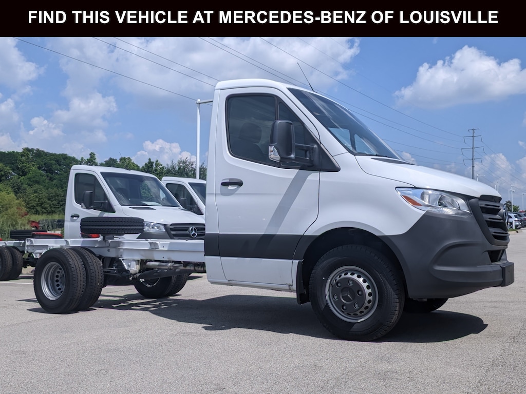 New 2024 Mercedes-Benz Sprinter 4500 Chassis Standard Roof Truck