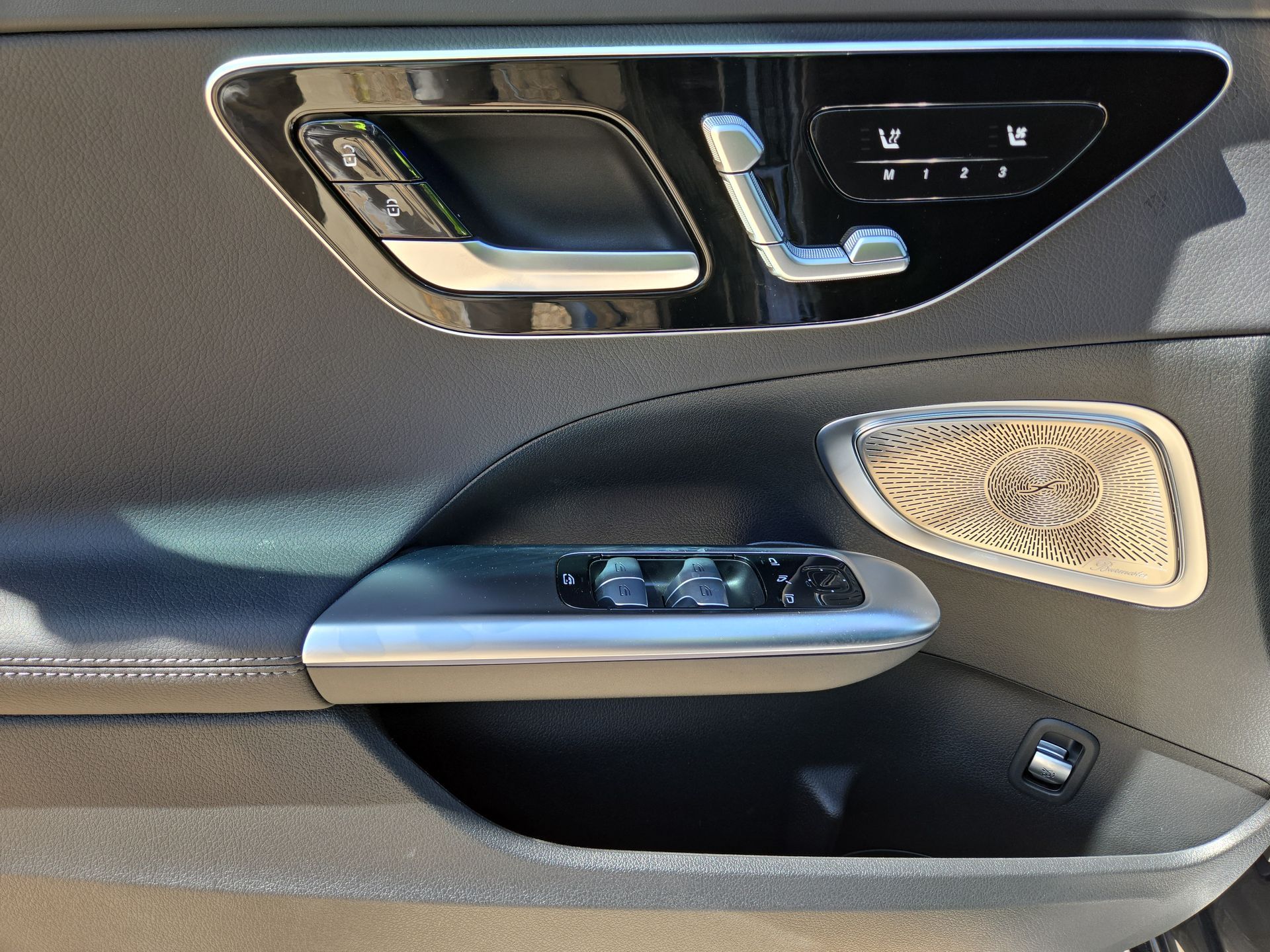 2025 Mercedes-Benz C-Class Sedan C 300 - Photo 15