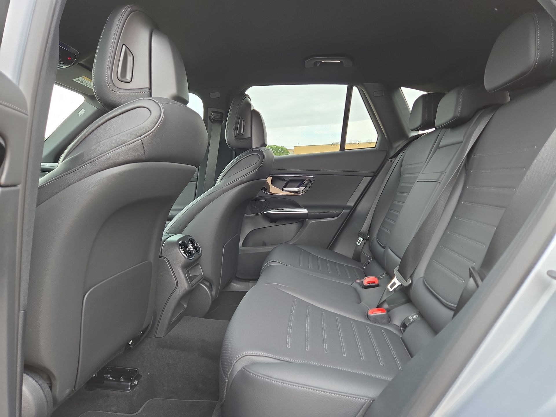 2025 Mercedes-Benz GLC Base - Photo 13