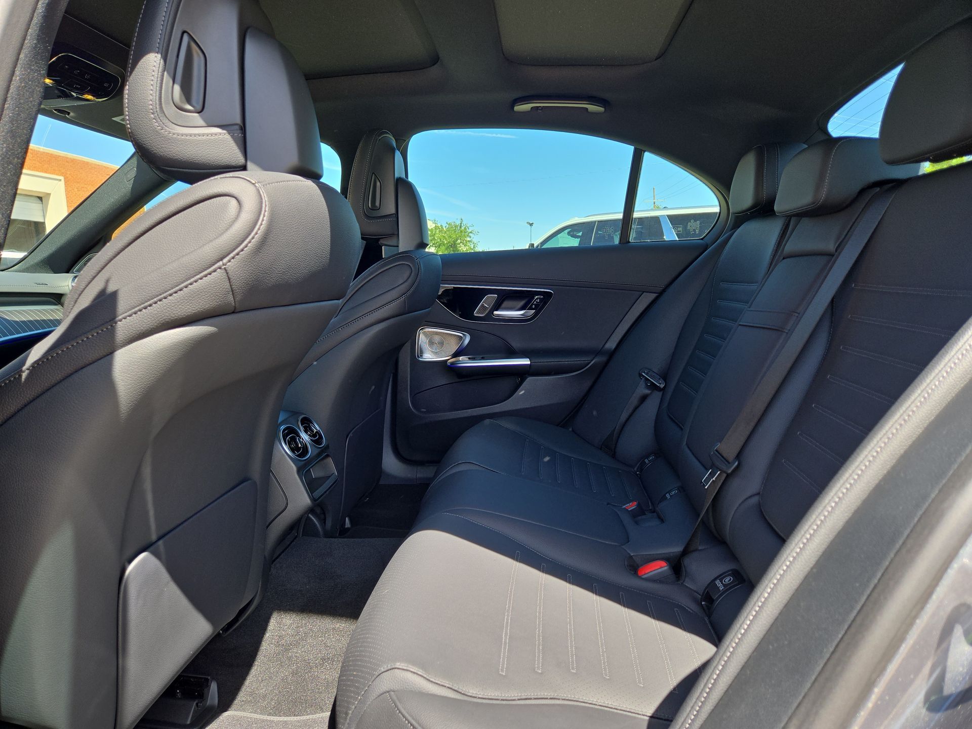 2025 Mercedes-Benz C-Class Sedan C 300 - Photo 13