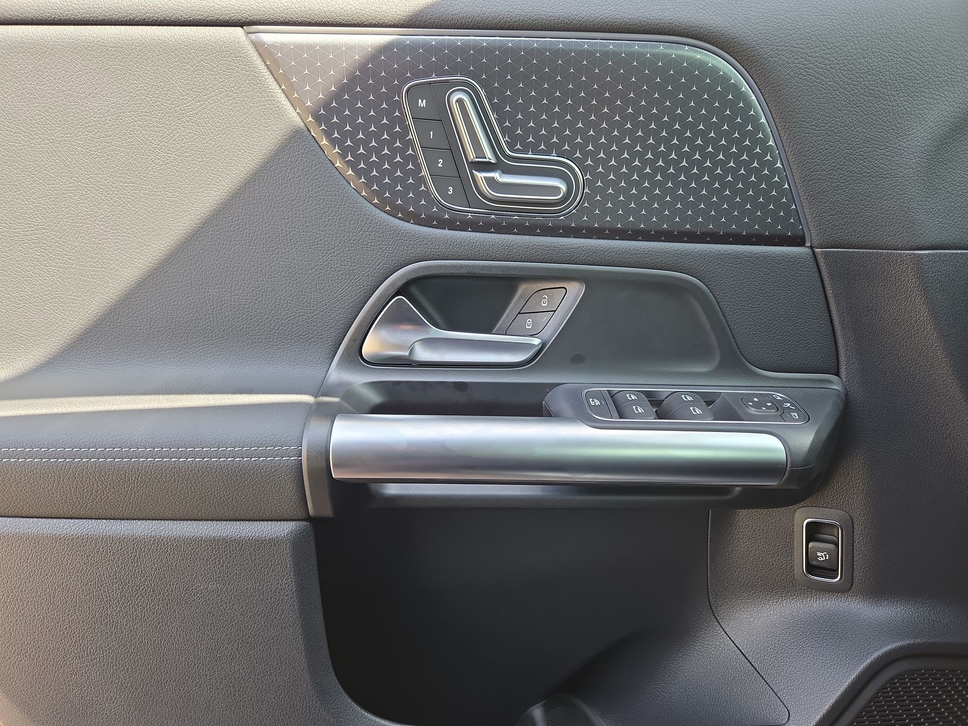 2025 Mercedes-Benz GLA GLA250 - Photo 15