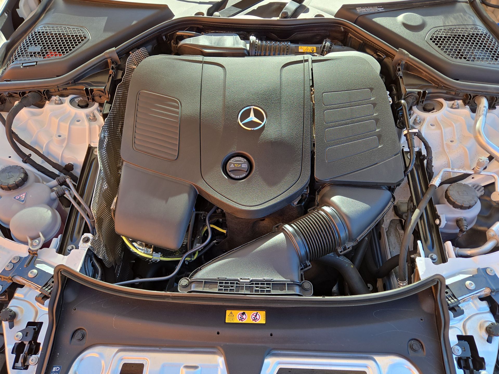 2025 Mercedes-Benz E-Class E350 - Photo 10