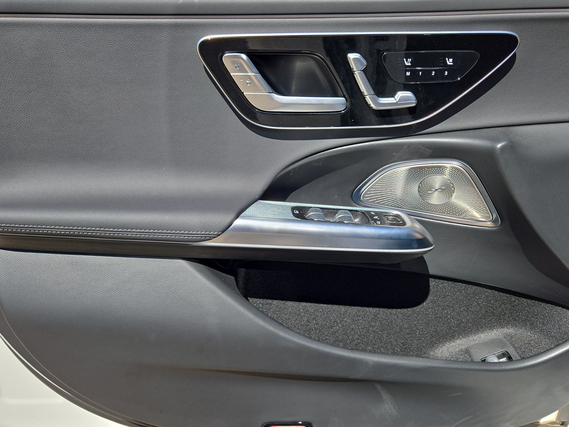 2025 Mercedes-Benz E-Class E350 - Photo 15