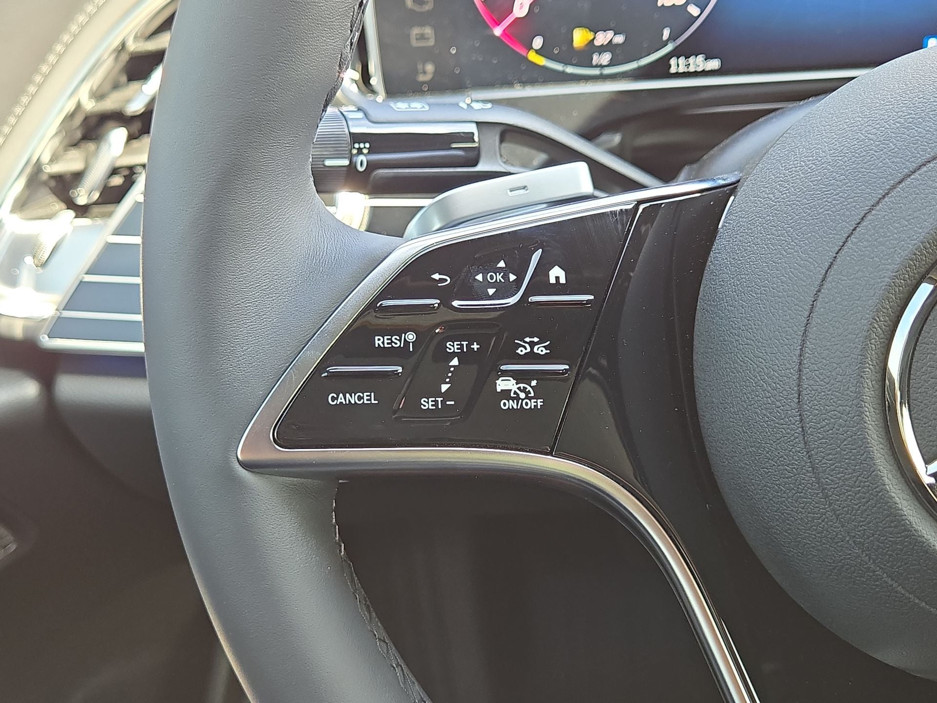 2025 Mercedes-Benz E-Class E350 - Photo 21