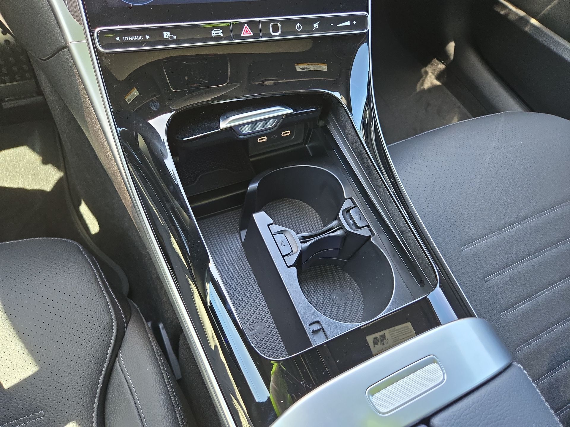 2025 Mercedes-Benz C-Class Sedan C 300 - Photo 22