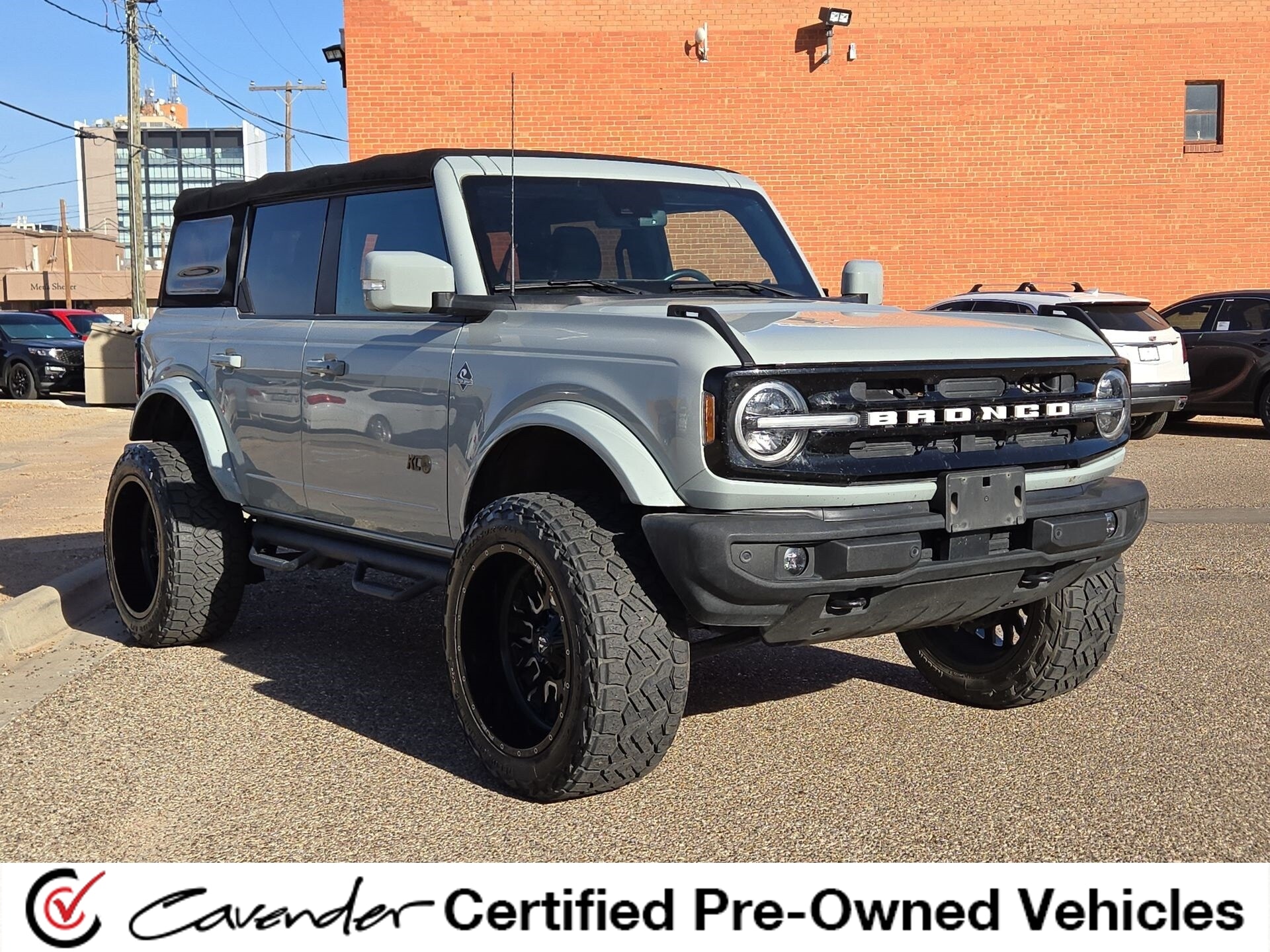 2022 Ford Bronco 4-Door Outer Banks's photo
