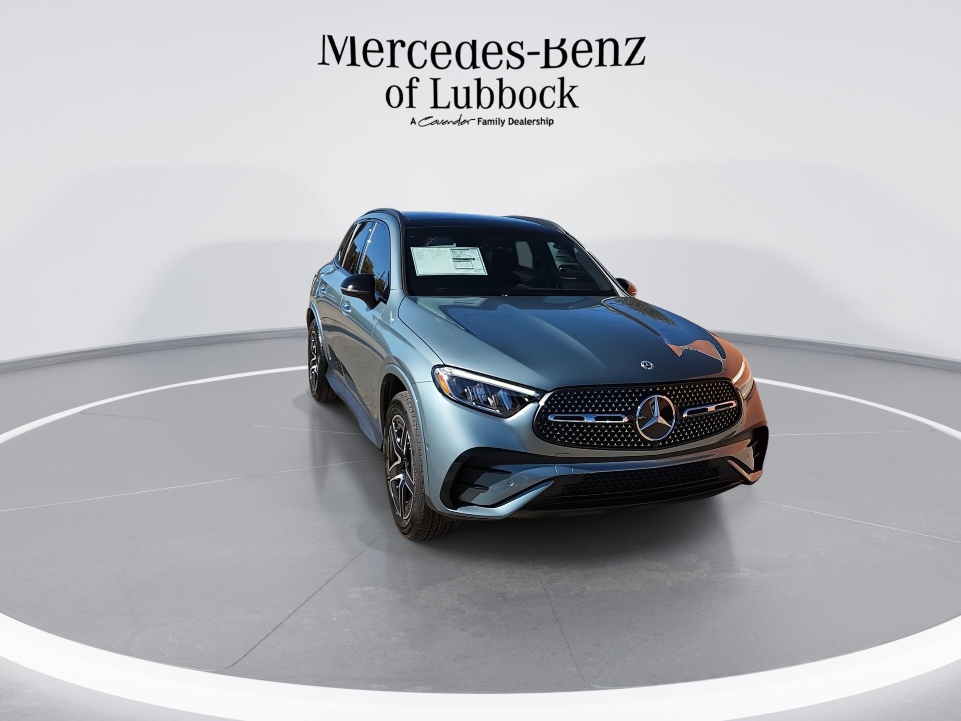 2025 Mercedes Benz GLC 350e photo 2
