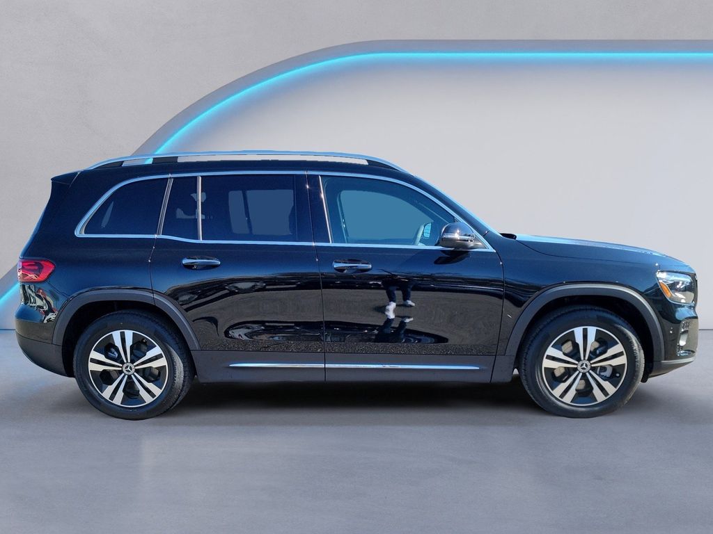 2025 Mercedes Benz GLB 250 4MATIC photo 2