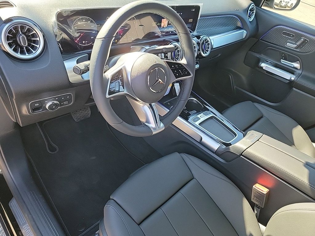 2025 Mercedes-Benz GLB Base - Photo 8