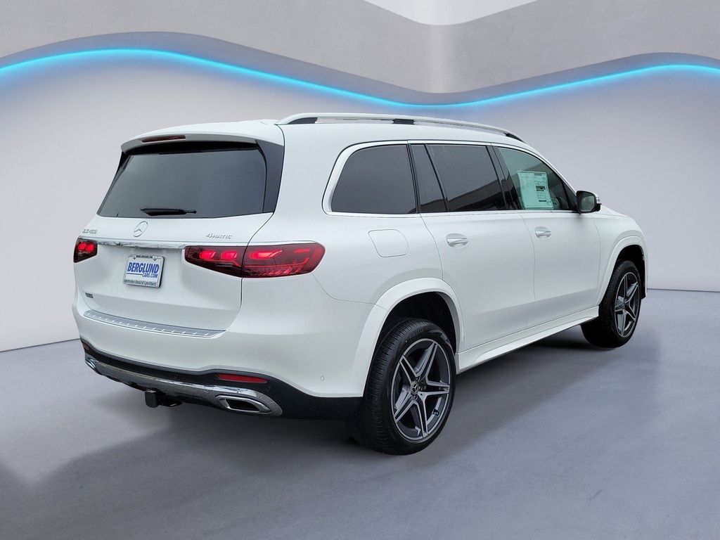 2025 Mercedes Benz GLS 450 4MATIC photo 3