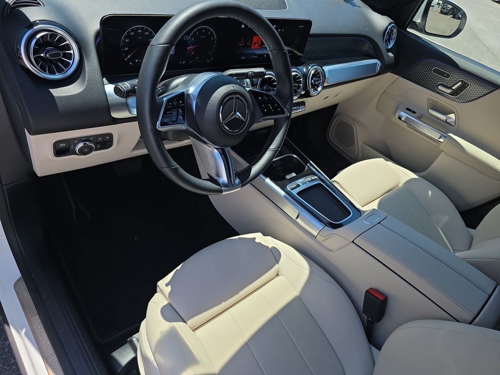 2025 Mercedes-Benz GLB Base - Photo 9