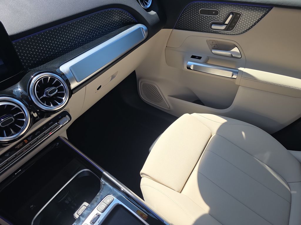 2025 Mercedes-Benz GLB Base - Photo 31
