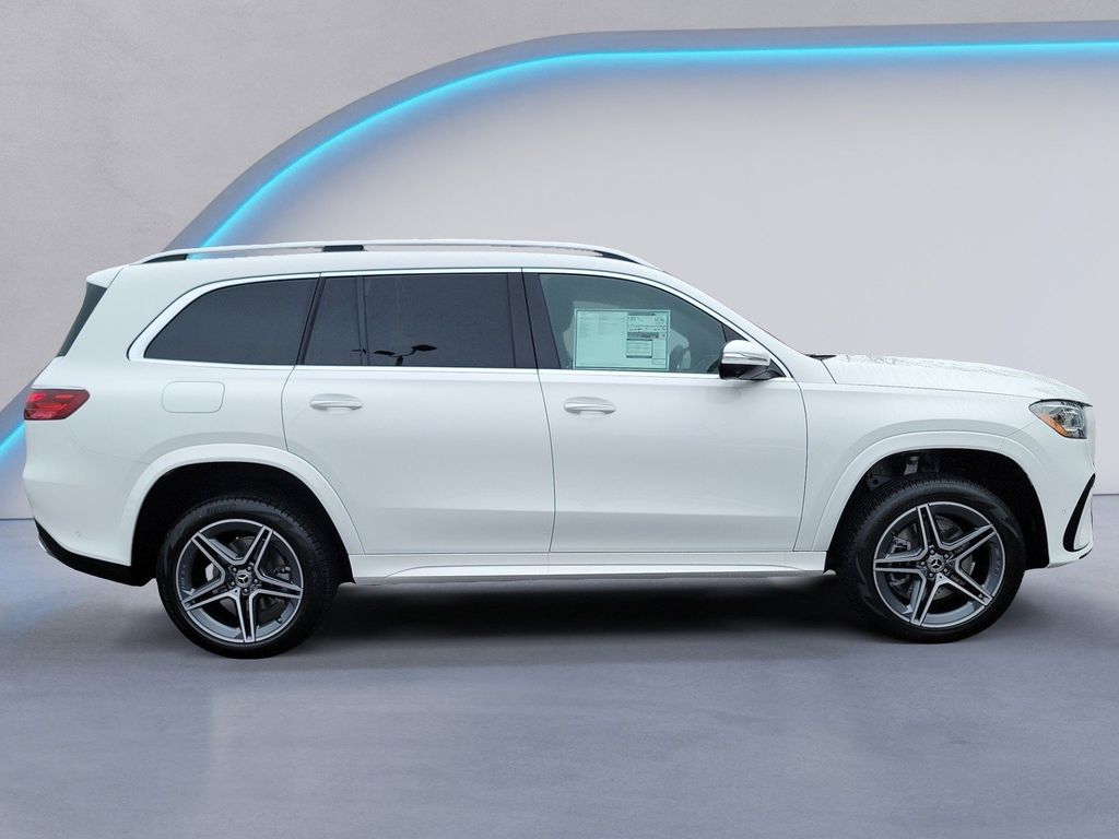 2025 Mercedes Benz GLS 450 4MATIC photo 2