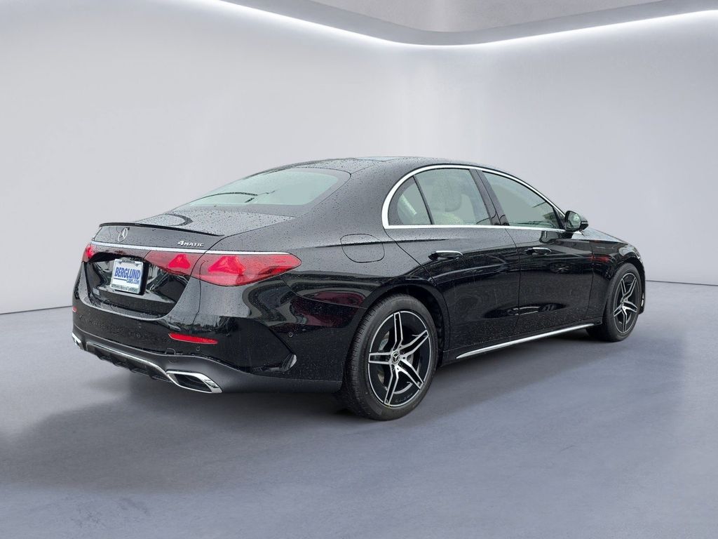 2026 Mercedes Benz E 4MATIC photo 4