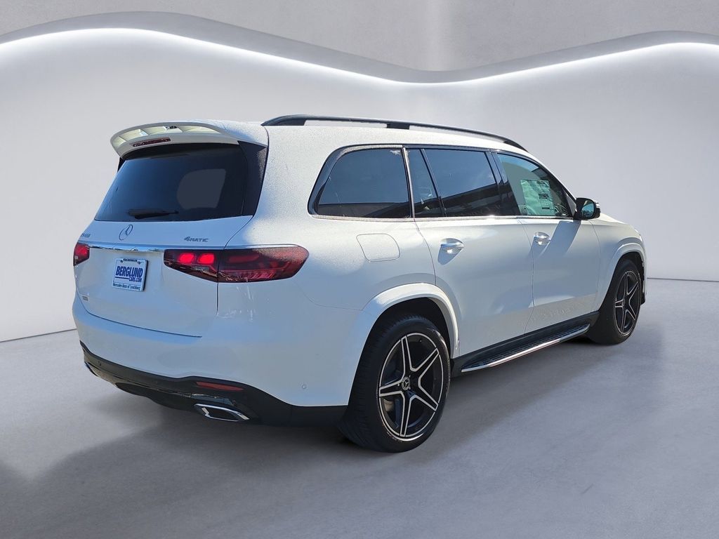 2026 Mercedes Benz GLS 450 4MATIC photo 4