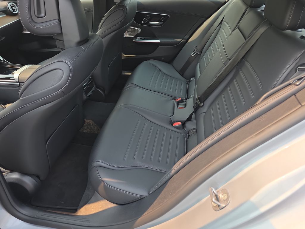 2025 Mercedes-Benz C-Class Sedan C 300 - Photo 10