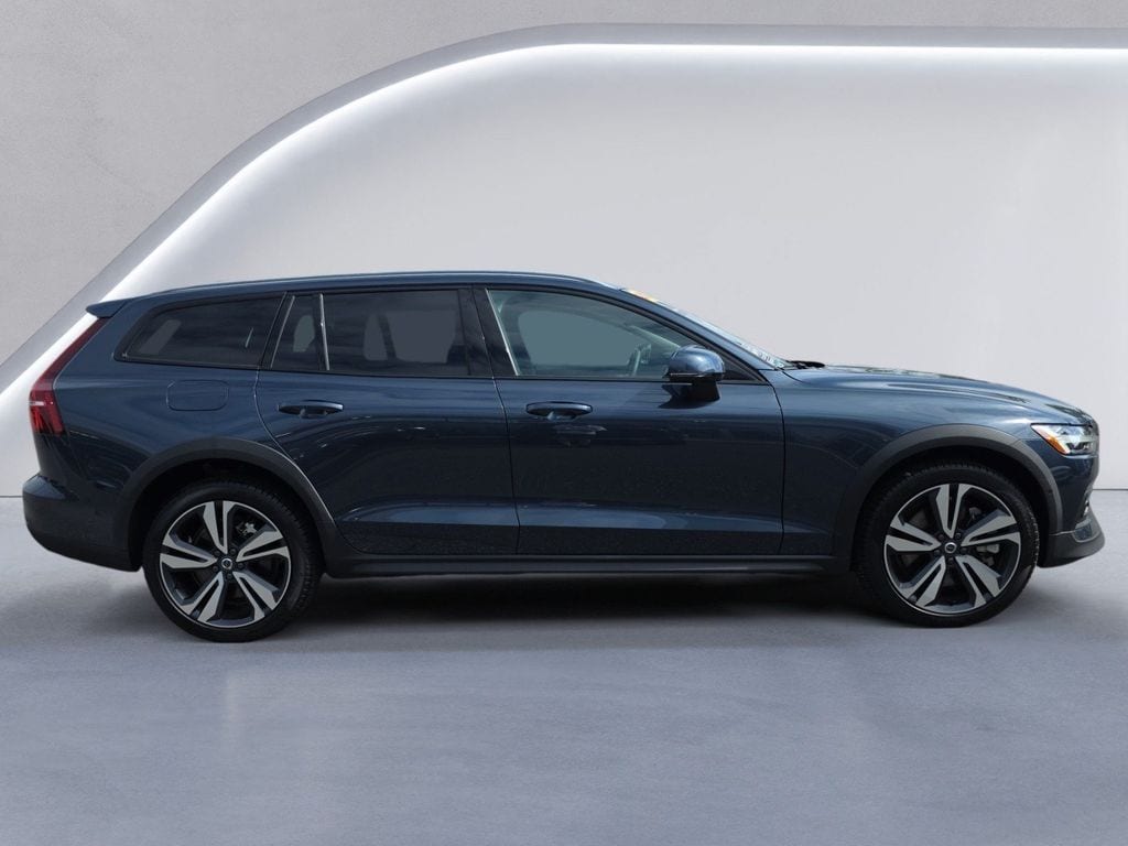 Used 2026 Volvo V60 Cross Country B5 Plus Wagon