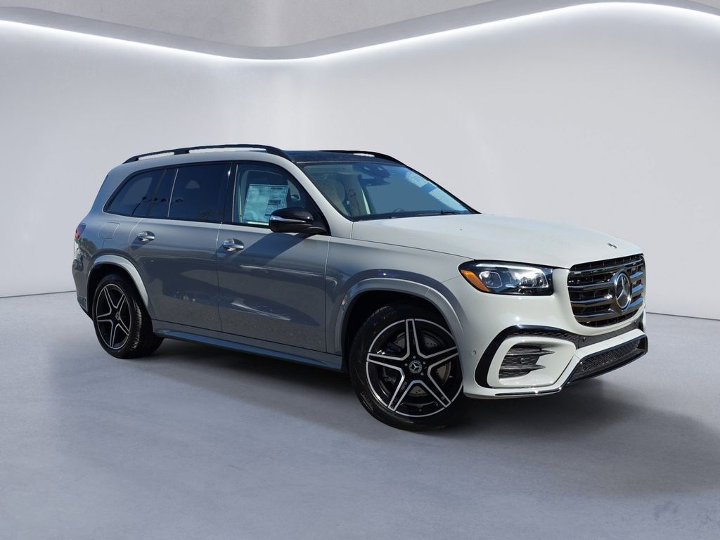 2026 Mercedes Benz GLS 450 4MATIC photo 2