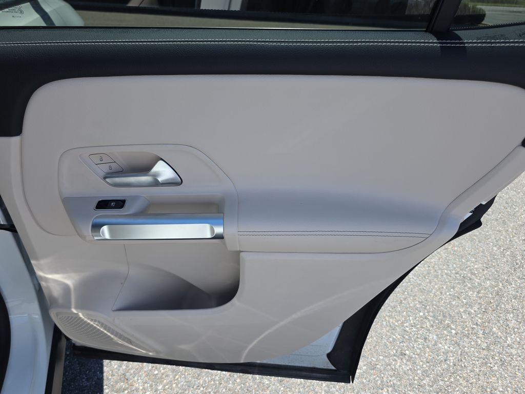 2025 Mercedes-Benz GLB Base - Photo 14