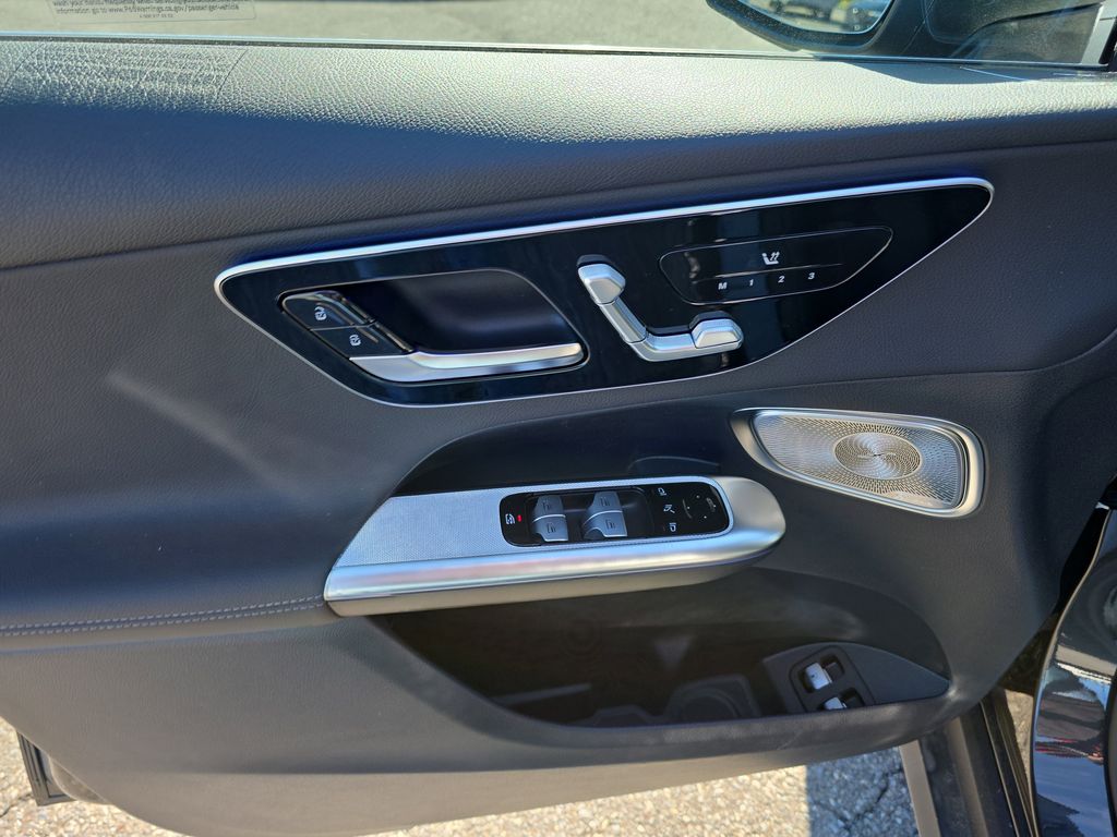 2025 Mercedes-Benz GLC Base - Photo 11