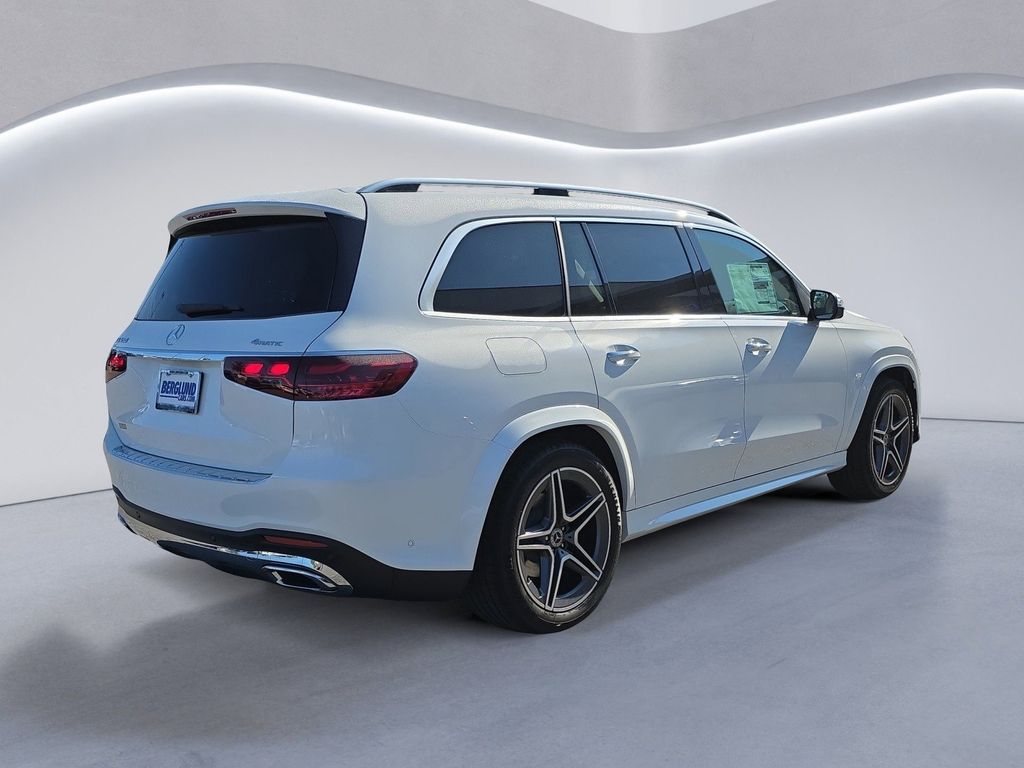 2026 Mercedes Benz GLS 450 4MATIC photo 4