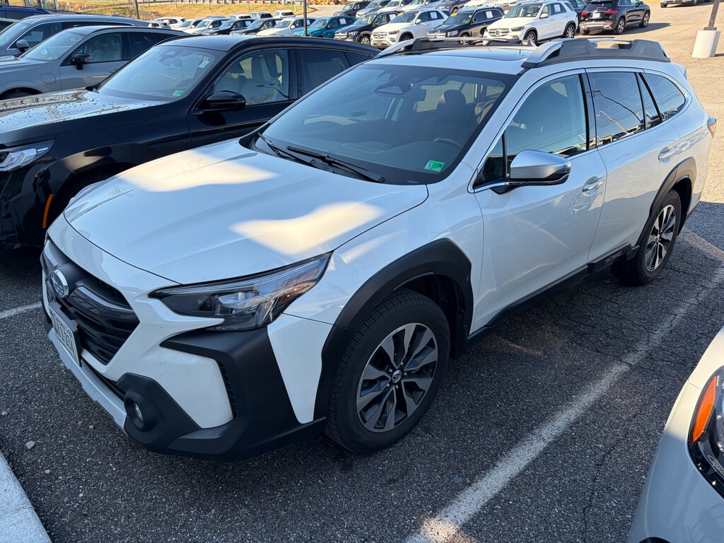 2023 Subaru Outback Touring photo 2