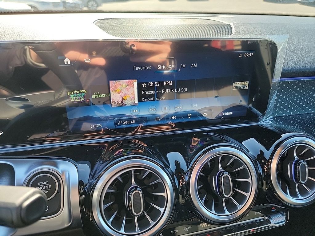 2025 Mercedes-Benz GLB Base - Photo 14