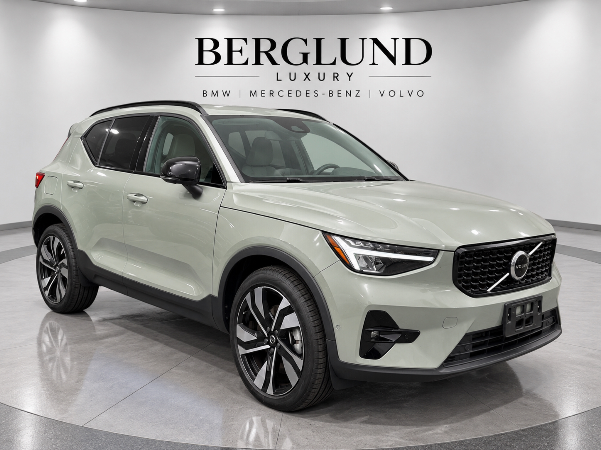 2023 Volvo XC40