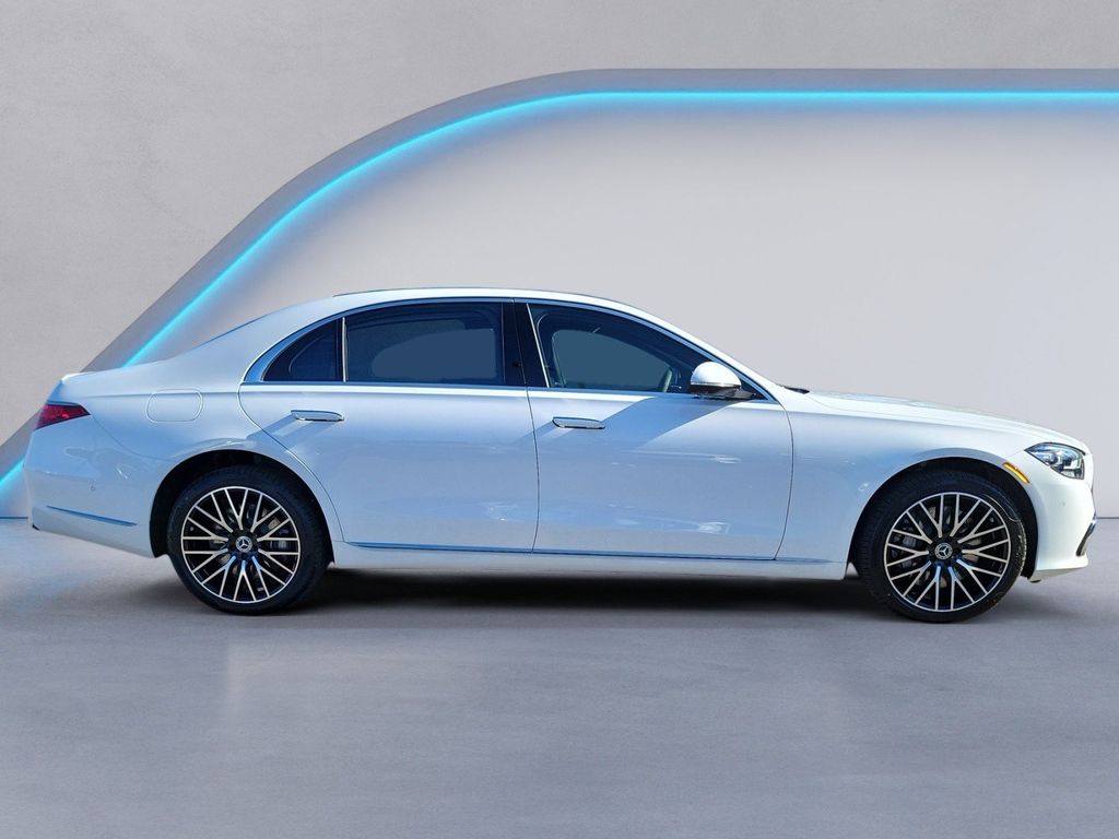 2025 Mercedes Benz S 450 580 4MATIC photo 2