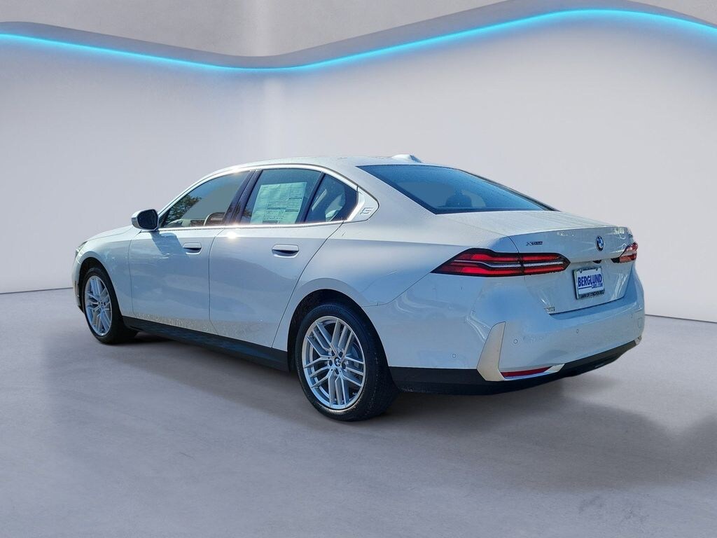 Used 2025 BMW 5 Series xDrive Sedan