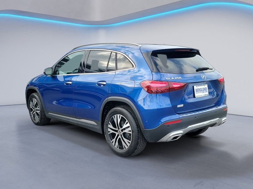 2025 Mercedes Benz GLA 250 4MATIC photo 4