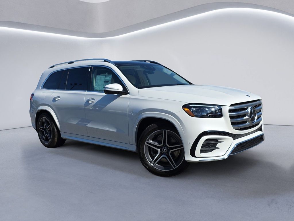 2026 Mercedes Benz GLS 450 4MATIC photo 2