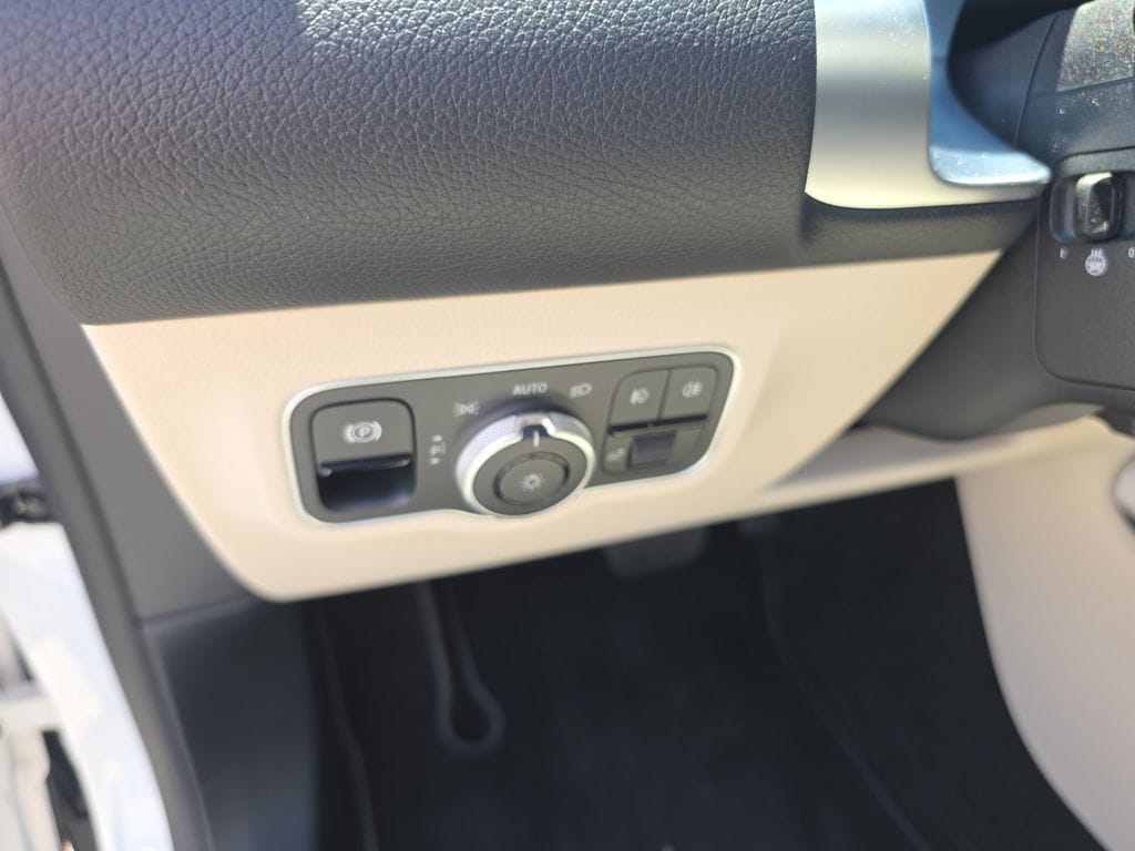 2025 Mercedes-Benz GLB Base - Photo 23