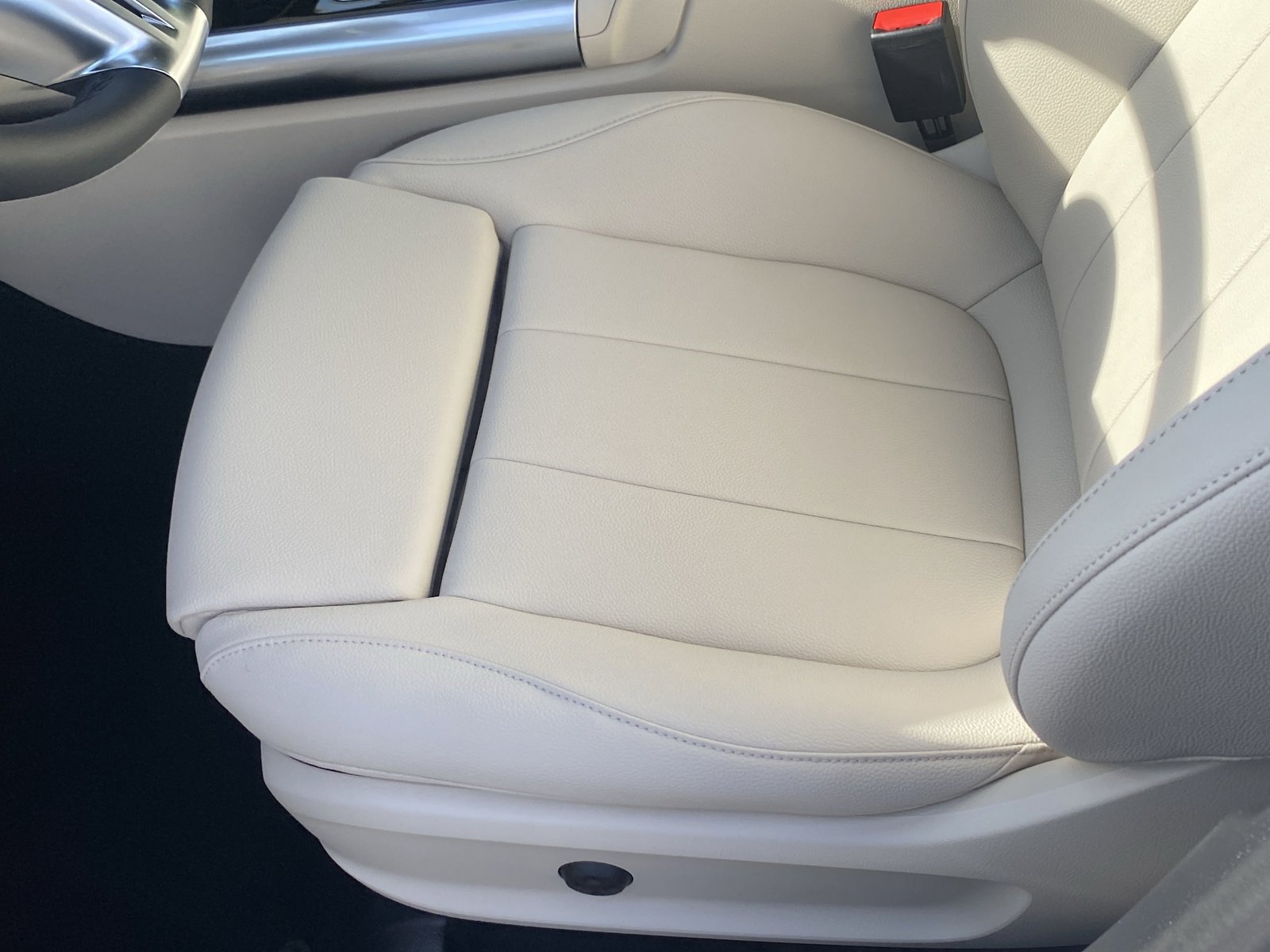 2025 Mercedes Benz GLA 250 photo 3